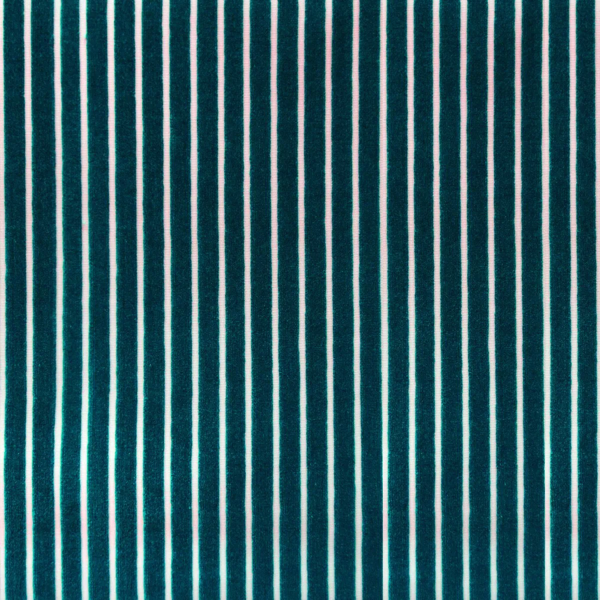 Gastón y Daniela Mayrit Ultramar Fabric 1 10362-gast-n-y-daniela-mayrit-ultramar-fabric-1.webp