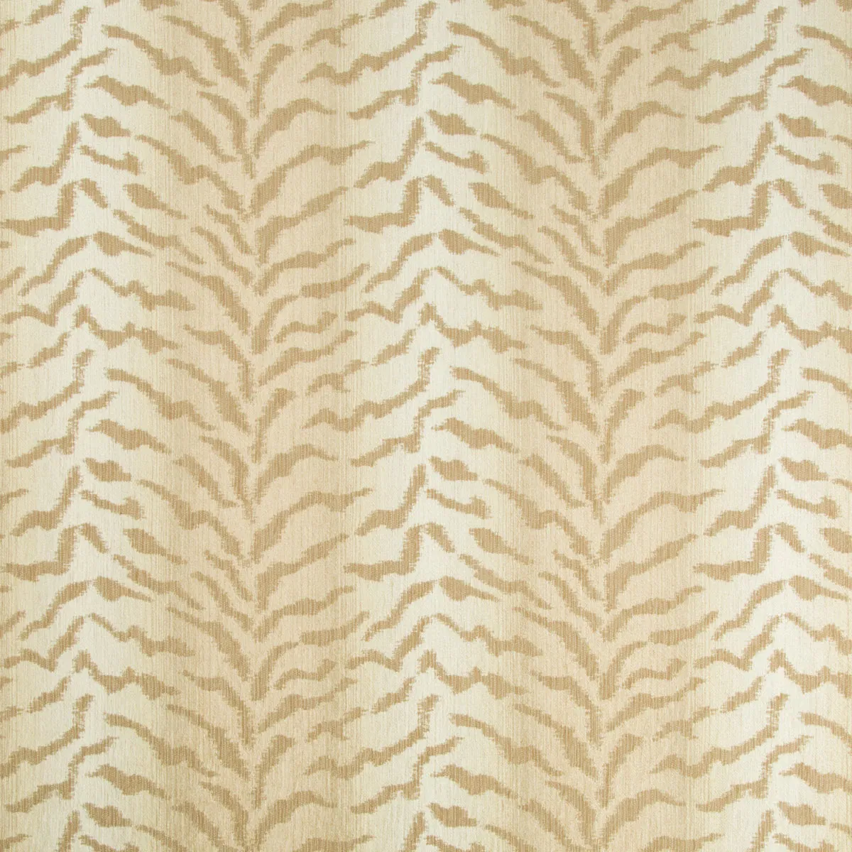 2767-kravet-design-35010-16-fabric-1.webp