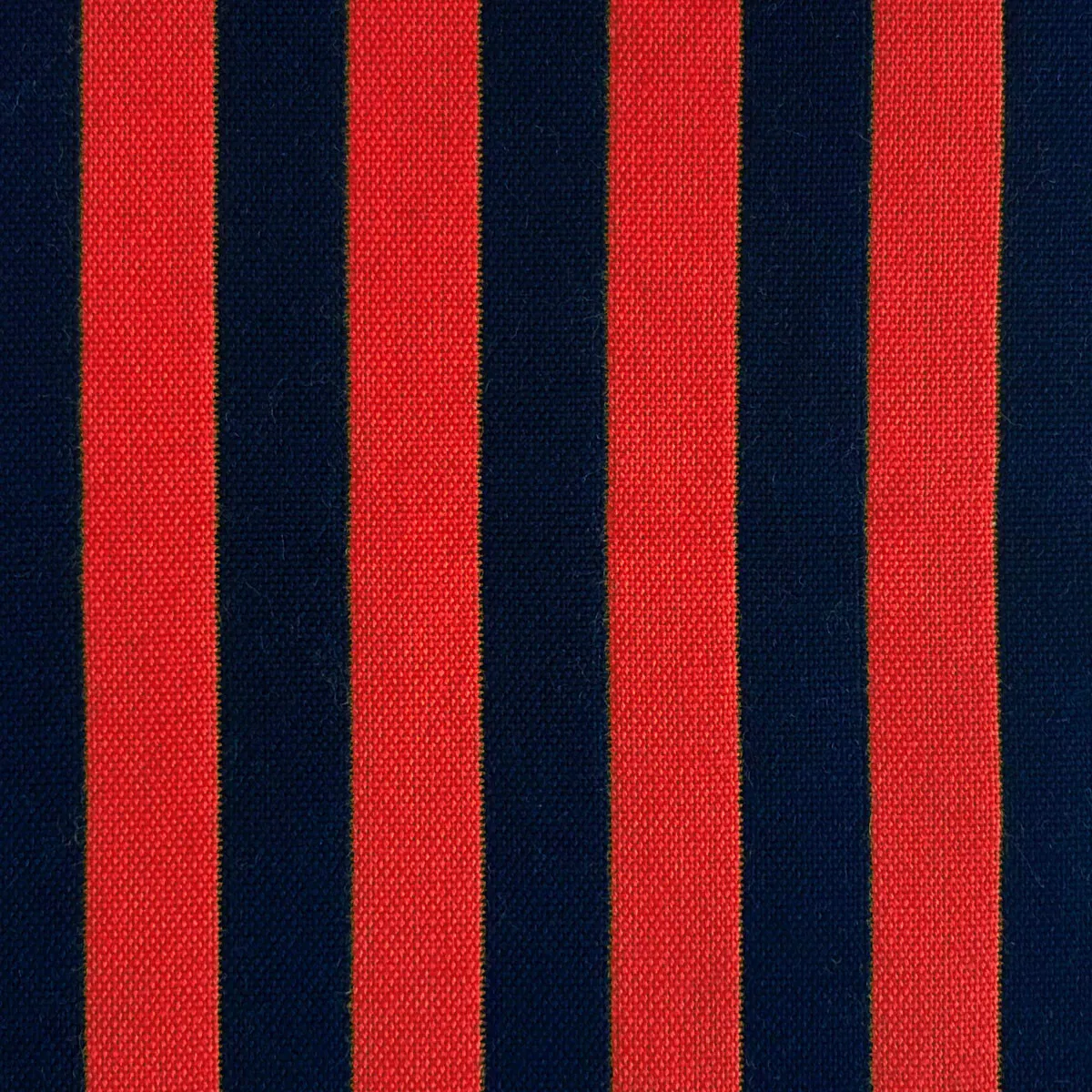 Gastón y Daniela Benjamin Rojo/Navy Fabric 1 3374-gast-n-y-daniela-benjamin-rojo-navy-fabric-1.webp