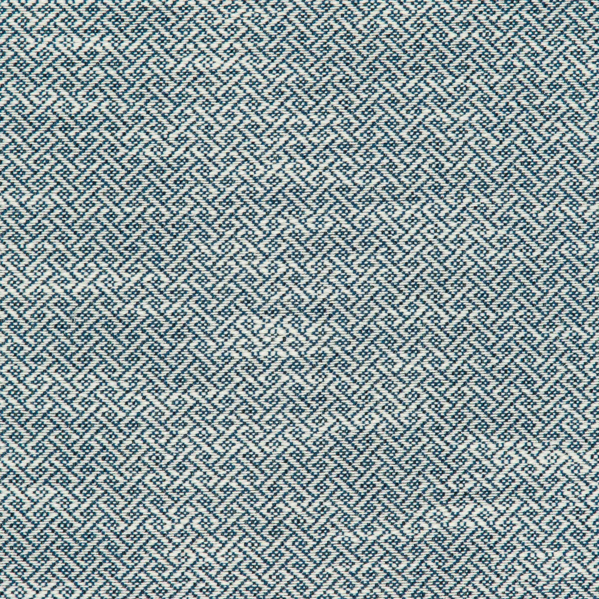 8225-kravet-design-36086-51-fabric-1.webp