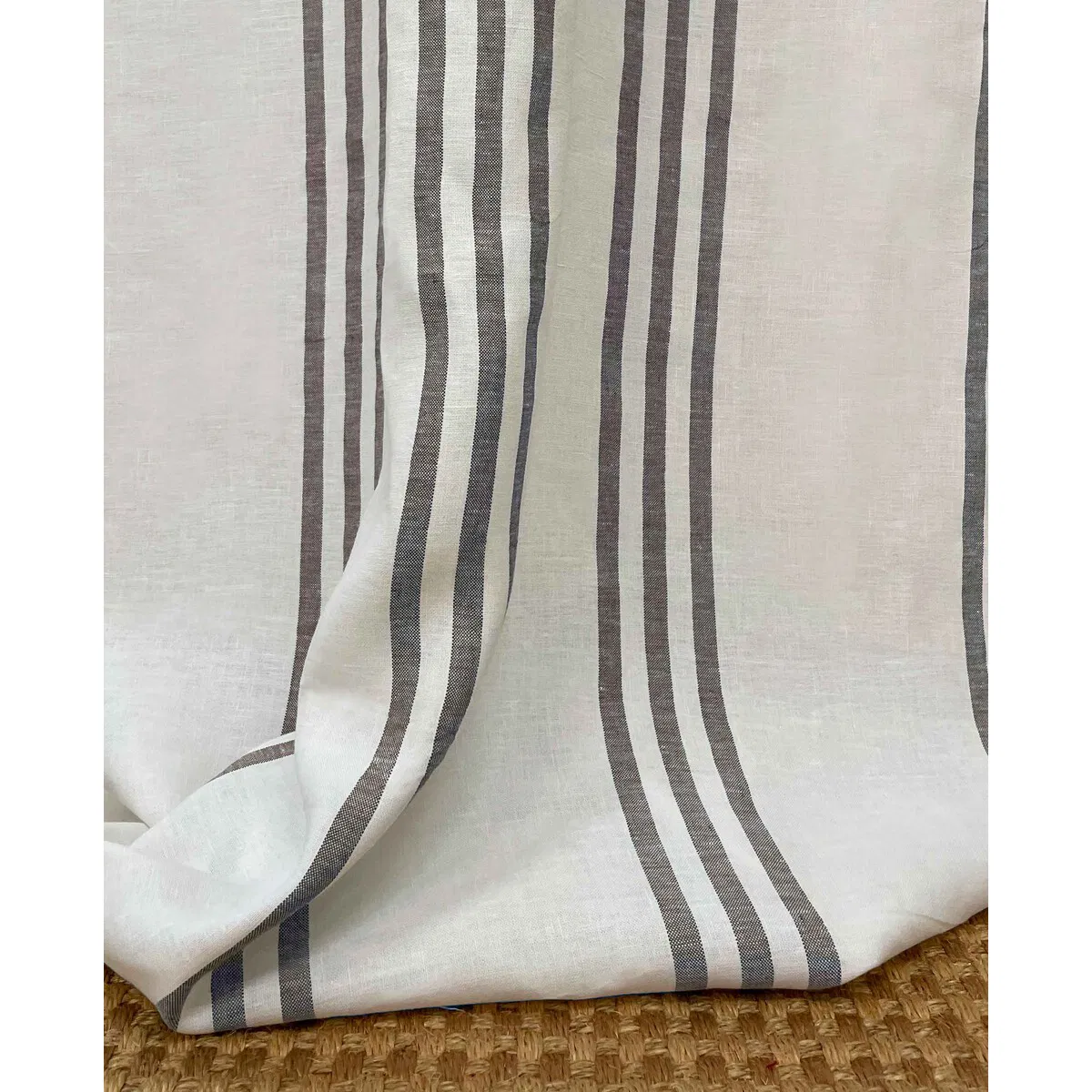 8434-gast-n-y-daniela-samani-chocolate-fabric-1.webp