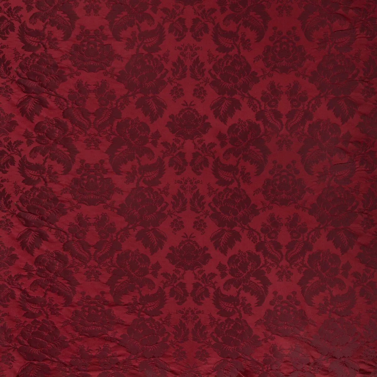 8817-brunschwig-fils-moulins-damask-grape-fabric-1.webp