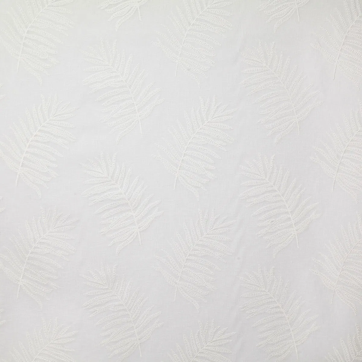Pindler & Pindler Hadley White Fabric 1 9629-pindler-pindler-hadley-white-fabric-1.webp